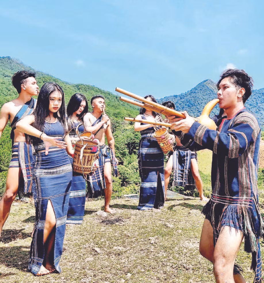 Vũ điệu của người Cơ Ho trên cao nguyên Langbiang.