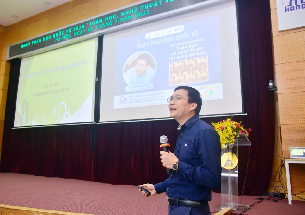 Giáo sư, Tiến sĩ khoa học Trần Văn Tấn, Trường ĐH Sư phạm Hà Nội trình bày bài giảng "Toán học và nghệ thuật lát gạch đá hoa".
