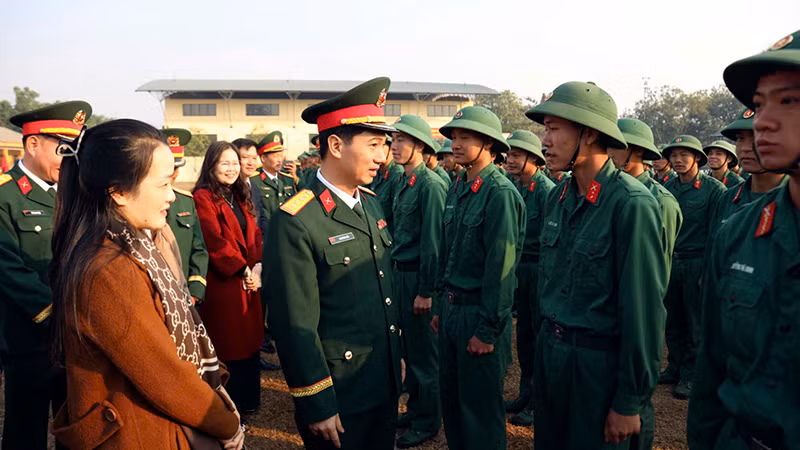 Các đại biểu động viên quân nhân hoàn thành nghĩa vụ quân sự năm 2025.