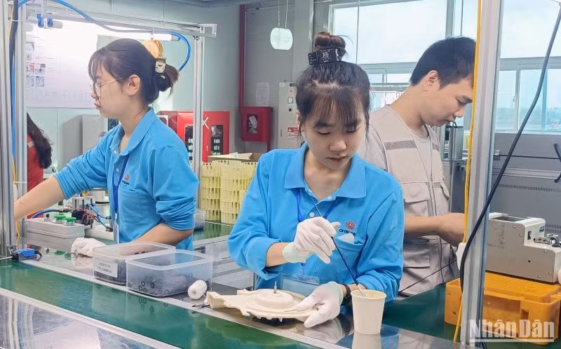 Sau Tết, tất cả công nhân Công ty trách nhiệm hữu hạn Ohsung Vina Thái Bình đều quay lại nhà máy làm việc.