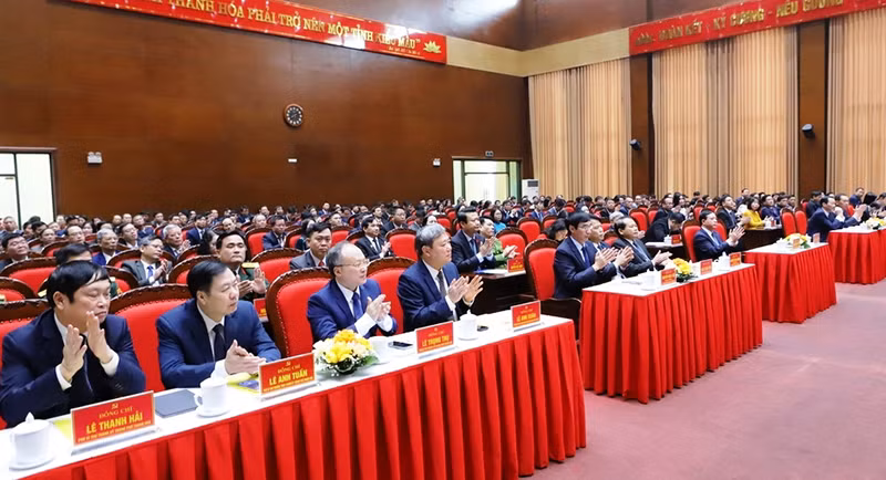 Các đại biểu tham dự hội nghị.