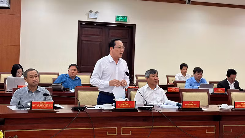 Đại biểu phát biểu tại hội thảo.