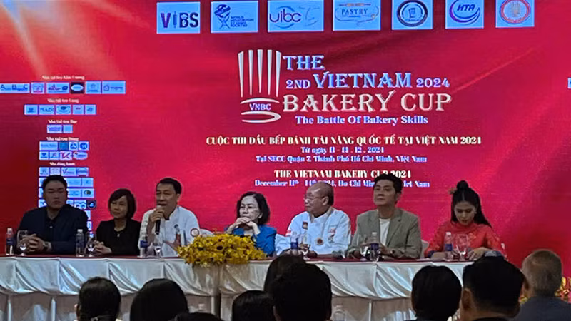 Ban tổ chức cung cấp thông tin trả lời câu hỏi của phóng viên.