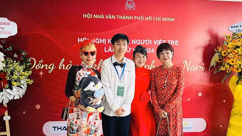 Các đại biểu tham dự hội nghị. Các đại biểu tham dự hội nghị.
