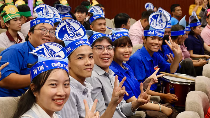 Hội thi nhận được sự cổ vũ của đông đảo các bạn trẻ. Hội thi nhận được sự cổ vũ của đông đảo các bạn trẻ.