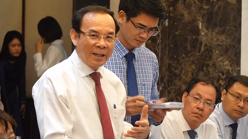 Đồng chí Nguyễn Văn Nên, Ủy viên Bộ Chính trị, Bí thư Thành ủy Thành phố Hồ Chí Minh phát biểu tại buổi tiếp đoàn.