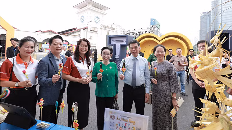 Nhiều hoạt động sôi nổi diễn ra tại khu vực trước Chợ Bến Thành trong Tuần lễ Du lịch thành phố lần 4.