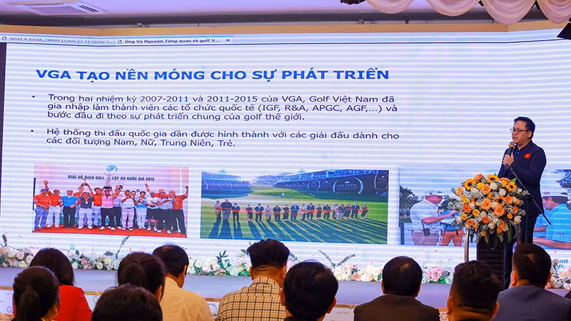 Đại biểu trình bày tham luận tại hội thảo. (Ảnh: BTC cung cấp)
