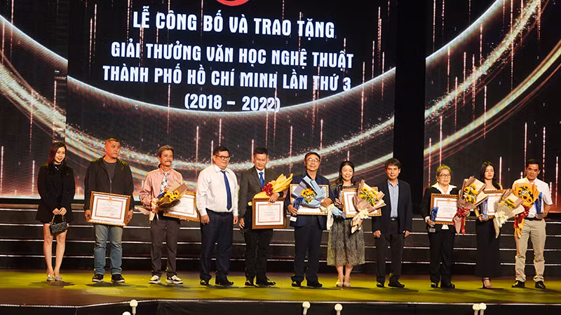 Trao giải cho các tác phẩm ở lĩnh vực Điện ảnh.