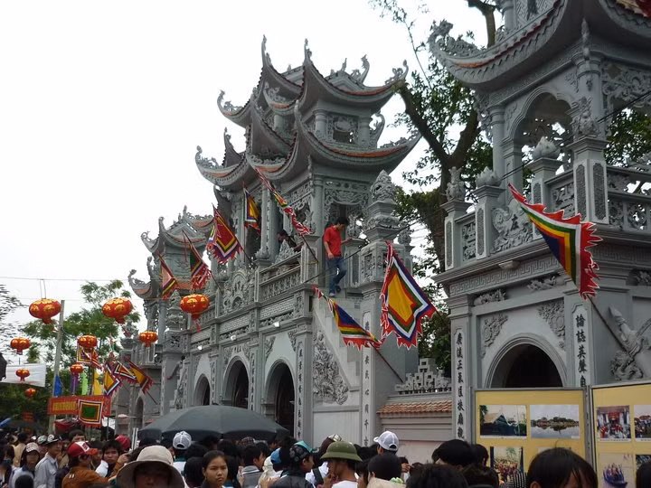 Lễ hội Tiên La mang tính chất cấp vùng, có ảnh hưởng sâu đậm đến đời sống văn hóa, tâm linh của cư dân vùng đồng bằng nam sông Hồng.