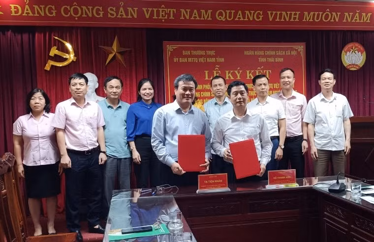 Mặt trận Tổ quốc Việt Nam tỉnh Thái Bình và Ngân hàng Chính sách xã hội tỉnh ký kết chương trình phối hợp thực hiện giảm nghèo bền vững, xây dựng nông thôn mới và an sinh xã hội giai đoạn 2023-2025.