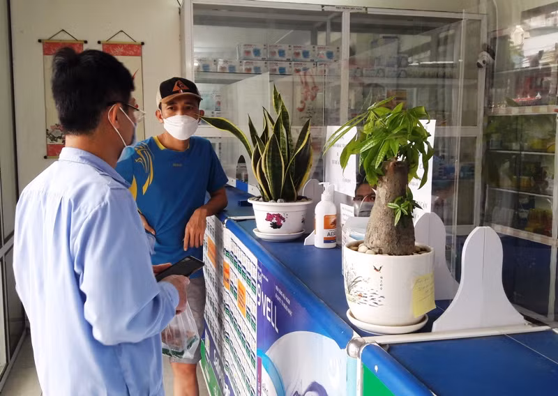 Mua bán thuốc tại một cửa hàng ở thành phố Thanh Hoá. (Ảnh minh họa) Mua bán thuốc tại một cửa hàng ở thành phố Thanh Hoá. (Ảnh minh họa)