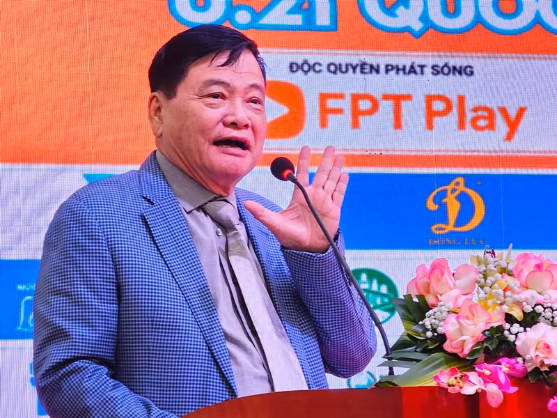 Lãnh đạo Tập đoàn truyền thông Thanh niên phát biểu tại buổi họp báo.