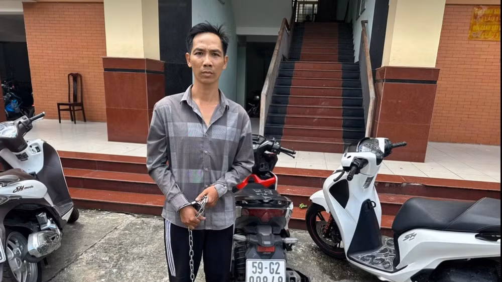 Đối tượng Nguyễn Hữu Trường tại cơ quan Công an (Ảnh: Công an cung cấp)