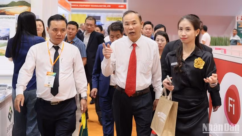 Đại diện Bộ Nông nghiệp và Phát triển Nông thôn tham dự khai mạc triển lãm Vietstock 2024.