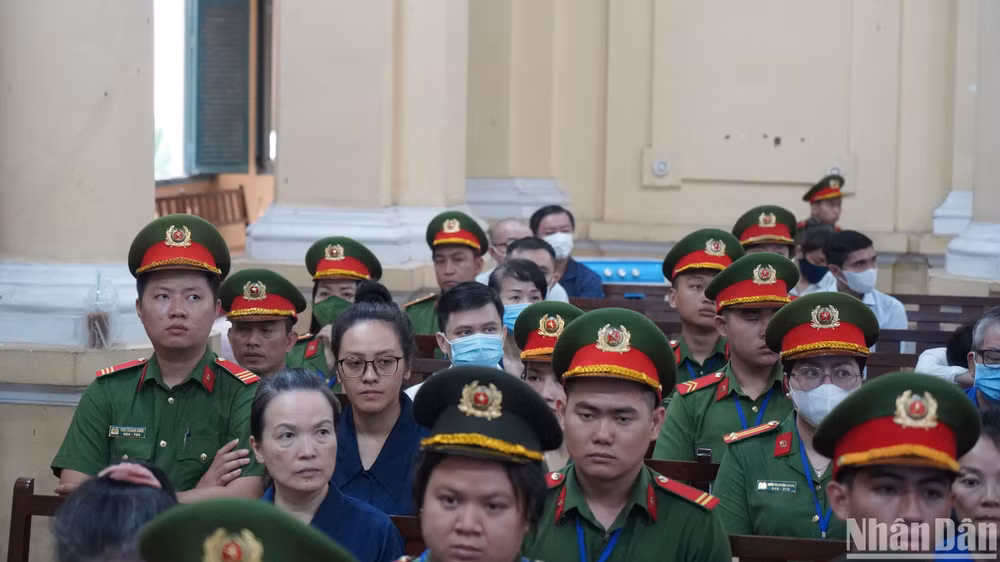 Các bị cáo tại phiên tòa. (Ảnh: THẾ ANH) Các bị cáo tại phiên tòa. (Ảnh: THẾ ANH)
