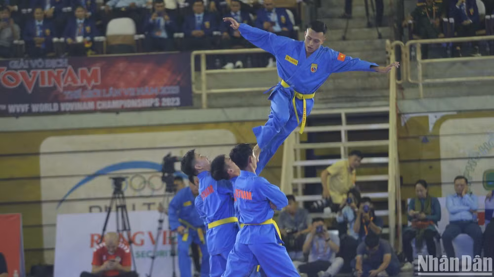 Các vận động viên tuyển Vovinam biểu diễn tại giải đấu