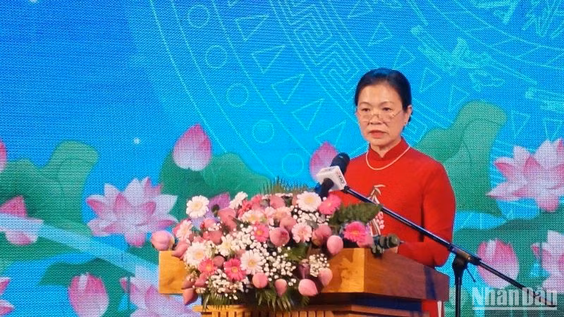 Phó Chủ tịch Ủy ban Trung ương Mặt trận Tổ quốc Việt Nam Trương Thị Ngọc Ánh phát biểu tại ngày hội
