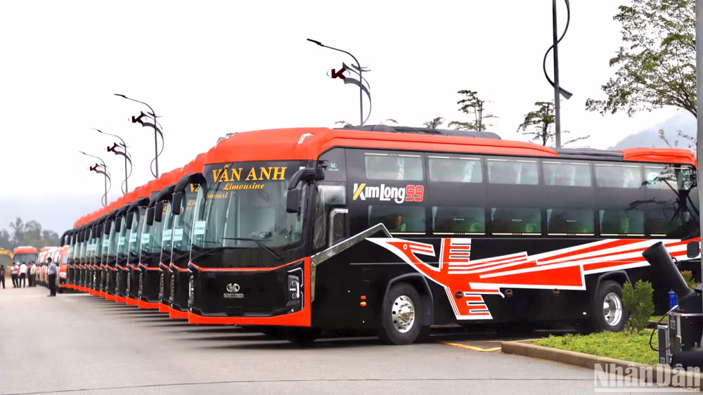 Hình ảnh các dòng xe bàn giao tại lễ ký kết. Hình ảnh các dòng xe bàn giao tại lễ ký kết.