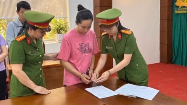 Đối tượng Ngô Kim Diệu tại cơ quan chức năng (Ảnh: Công an cung cấp)