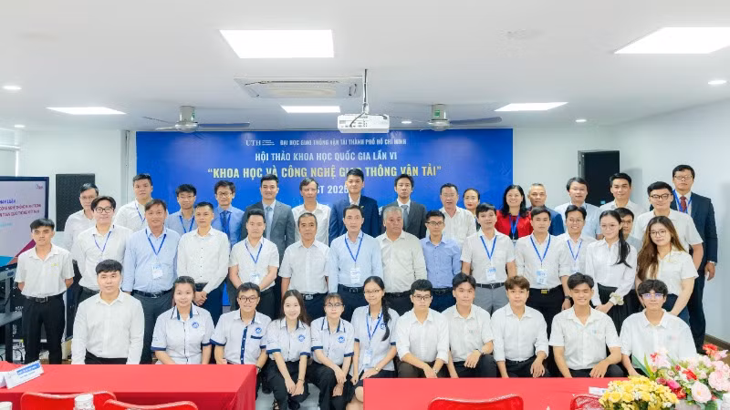 Các đại biểu dự Hội thảo khoa học “Khoa học và Công nghệ Giao thông vận tải-CTST 2025” (Ảnh: UTH)