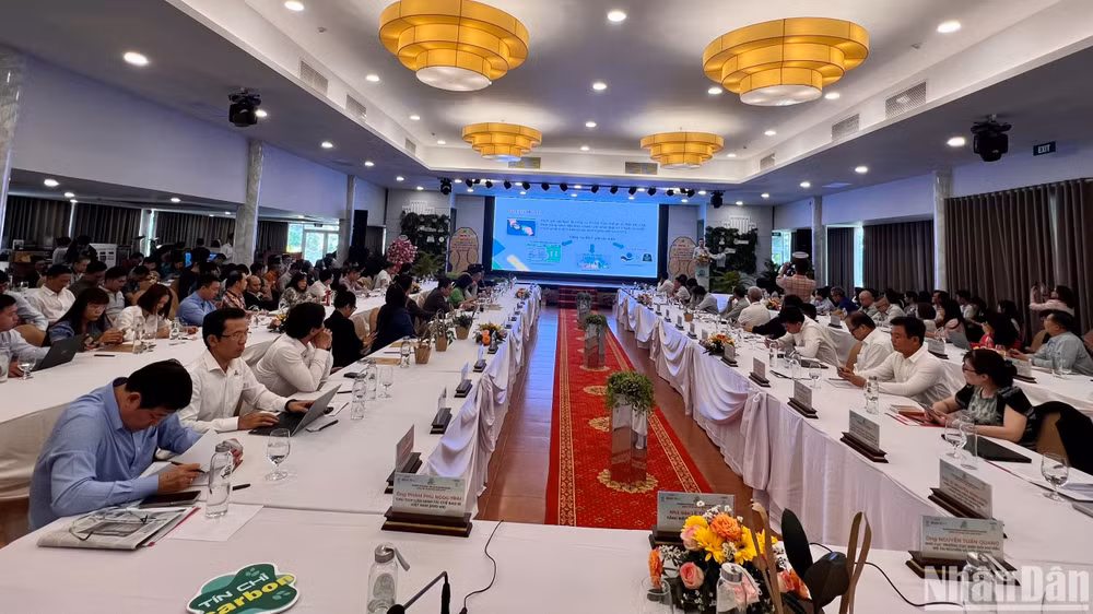 Quang cảnh buổi hội thảo.