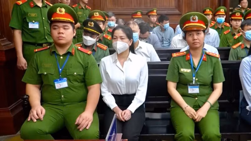 Các bị cáo tại phiên xét xử.