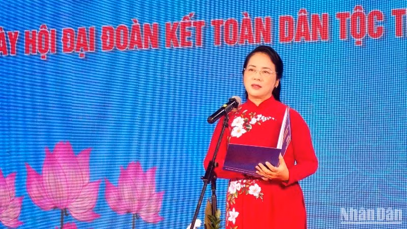 Chủ tịch Ủy ban Mặt trận Tổ quốc Việt Nam Thành phố Hồ Chí Minh Trần Kim Yến phát biểu khai mạc