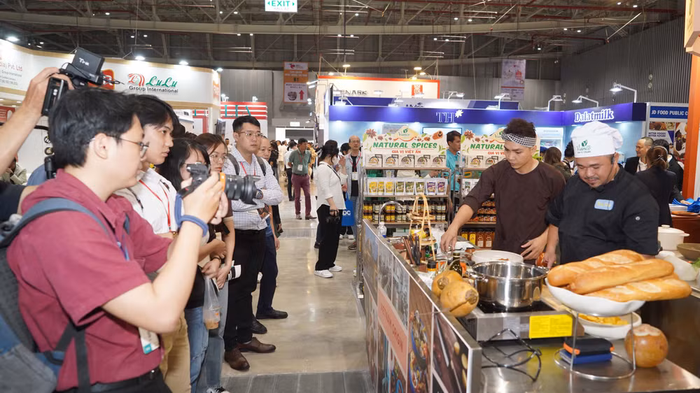 Nhiều hoạt động hút khách tham quan, thúc đẩy kết nối giao thương tại sự kiện.