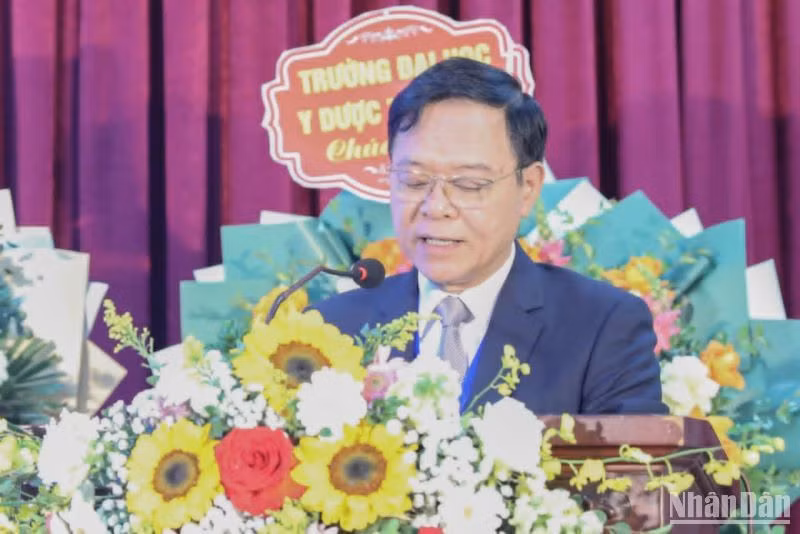 Giám đốc Sở Y tế tỉnh Thái Bình Phạm Quang Hòa cho biết, các bệnh viện tuyến tỉnh đã làm chủ được nhiều kỹ thuật y tế hiện đại. Giám đốc Sở Y tế tỉnh Thái Bình Phạm Quang Hòa cho biết, các bệnh viện tuyến tỉnh đã làm chủ được nhiều kỹ thuật y tế hiện đại.