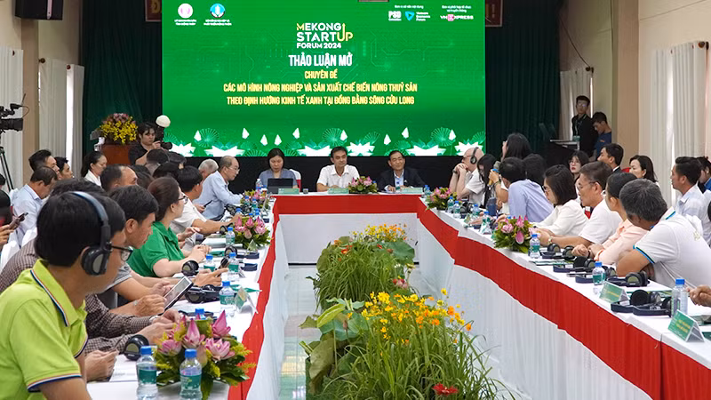 Nhiều đại biểu đánh giá cao buổi tọa đàm. (Ảnh: HỮU NGHĨA)