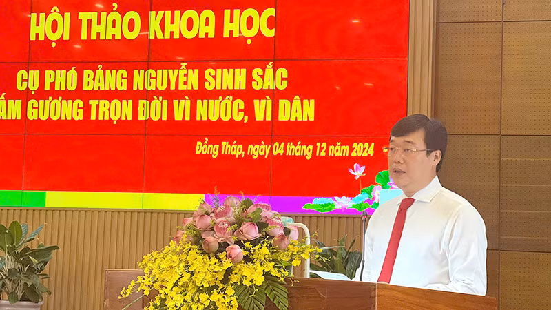 Tiến sĩ Lê Quốc Phong - Ủy viên Trung ương Đảng, Bí thư Tỉnh ủy Đồng Tháp phát biểu khai mạc Hội thảo. (Ảnh: NGUYỄN DƯƠNG)