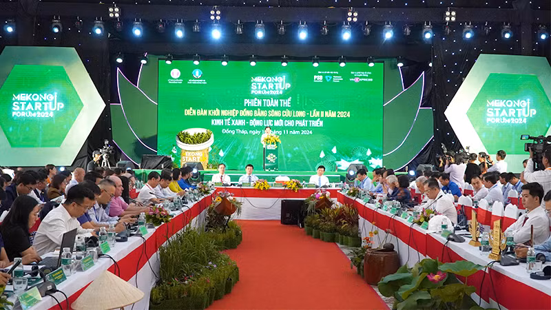 Quang cảnh Phiên toàn thể. (Ảnh: HỮU NGHĨA)