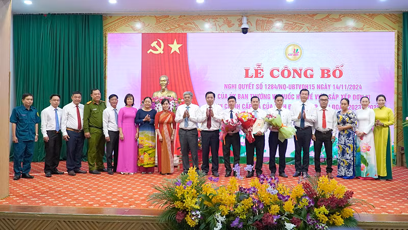 Ra mắt Ban Chấp hành Đảng bộ Phường Mỹ Ngãi. (Ảnh: HỮU NGHĨA) Ra mắt Ban Chấp hành Đảng bộ Phường Mỹ Ngãi. (Ảnh: HỮU NGHĨA)