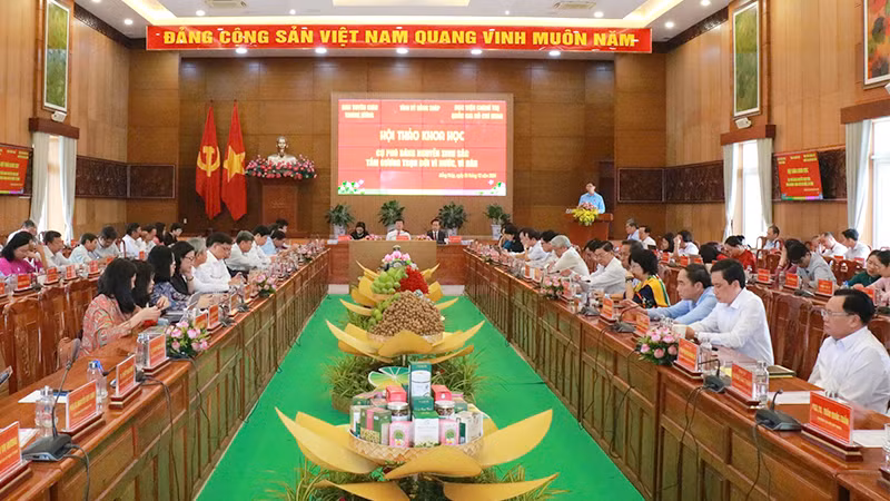 Hội thảo có sự tham dự của nhiều nhà nghiên cứu, nhà khoa học.