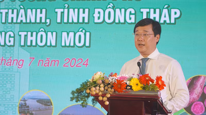 Bí thư Tỉnh ủy Đồng Tháp Lê Quốc Phong phát biểu tại lễ công bố. (Ảnh: HỮU NGHĨA)