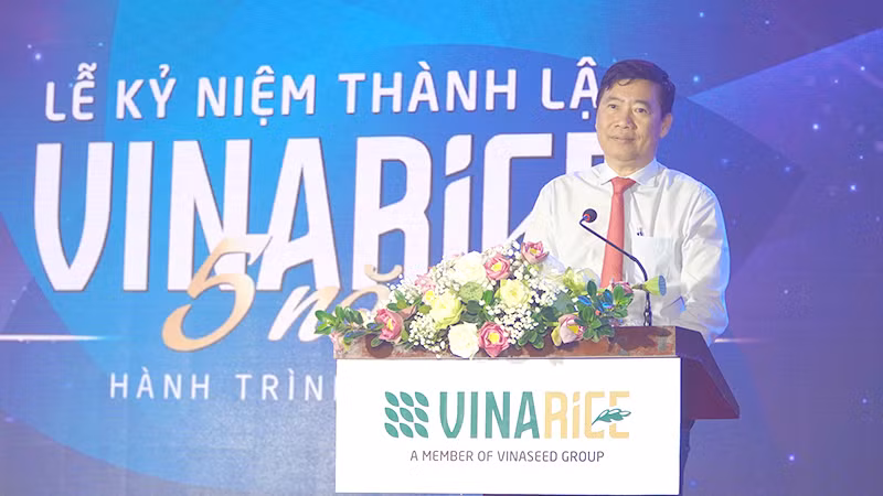 Chủ tịch Ủy ban nhân dân tỉnh Đồng Tháp Phạm Thiện Nghĩa phát biểu tại buổi lễ. (Ảnh: HỮU NGHĨA)
