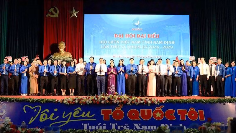 Lãnh đạo tỉnh Nam Định và Trung ương Hội Liên hiệp Thanh niên Việt Nam chúc mừng Ủy ban Hội Liên hiệp Thanh niên Việt Nam tỉnh Nam Định khóa 6, nhiệm kỳ 2024-2029.
