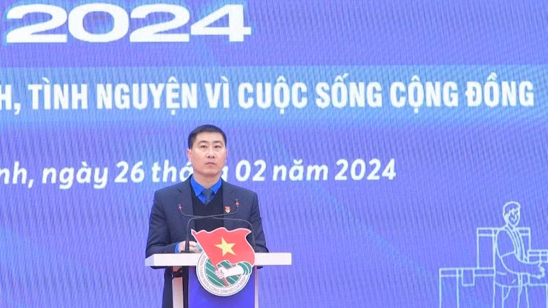 Bí thư Tỉnh đoàn Ninh Bình Trịnh Như Lâm phát động Tháng Thanh niên năm 2024. Ảnh: NGỌC HÀ