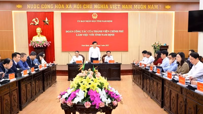 Quang cảnh buổi làm việc.