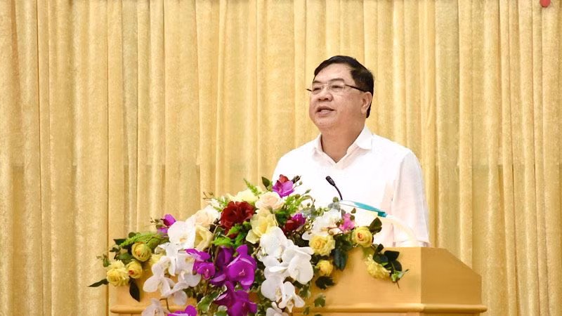 Đồng chí Bí thư Tỉnh ủy Nam Định Phạm Gia Túc phát biểu tại hội nghị.