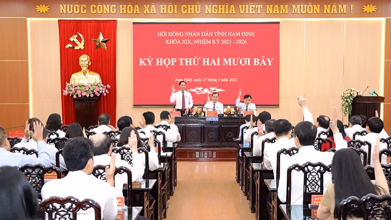 Hội đồng nhân dân tỉnh Nam Định khóa XIX biểu quyết thông qua Nghị quyết tán thành chủ trương hợp nhất tỉnh Hà Nam, tỉnh Ninh Bình và tỉnh Nam Định tại kỳ họp thứ 27.