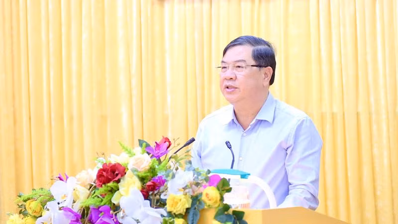 Đồng chí Phạm Gia Túc, Ủy viên Trung ương Đảng, Bí thư Tỉnh ủy, Trưởng ban chỉ đạo sắp xếp đơn vị hành chính cấp huyện, cấp xã giai đoạn 2023-2025 tỉnh Nam Định phát biểu kết luận hội nghị. Đồng chí Phạm Gia Túc, Ủy viên Trung ương Đảng, Bí thư Tỉnh ủy, Trưởng ban chỉ đạo sắp xếp đơn vị hành chính cấp huyện, cấp xã giai đoạn 2023-2025 tỉnh Nam Định phát biểu kết luận hội nghị.