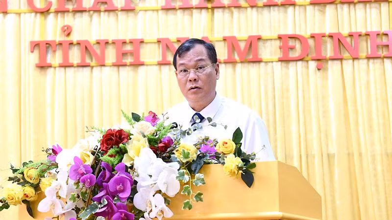 Đồng chí Phó Bí thư Thường trực Tỉnh ủy, Trưởng Ban Chỉ đạo Giải Búa liềm vàng tỉnh Nam Định Lê Quốc Chỉnh phát biểu tại hội nghị. (Ảnh: XUÂN TRƯỜNG) Đồng chí Phó Bí thư Thường trực Tỉnh ủy, Trưởng Ban Chỉ đạo Giải Búa liềm vàng tỉnh Nam Định Lê Quốc Chỉnh phát biểu tại hội nghị. (Ảnh: XUÂN TRƯỜNG)