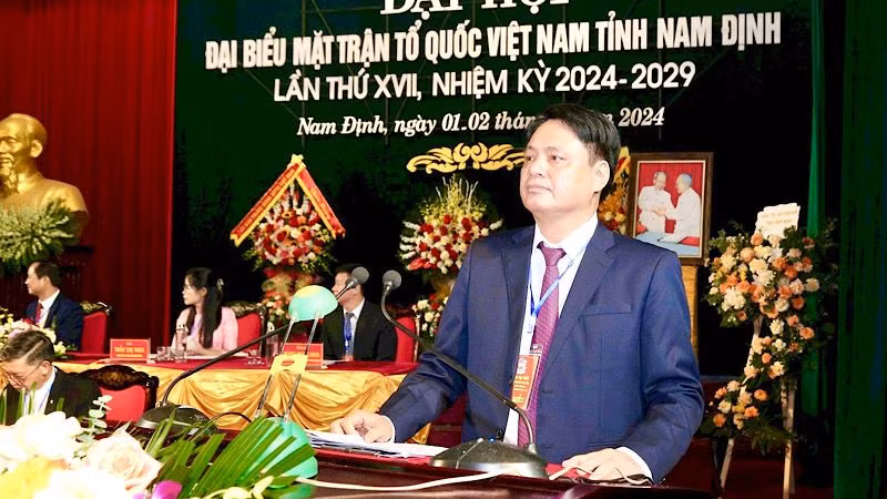 Ông Trần Minh Thắng, Ủy viên Ban Thường vụ Tỉnh ủy, Trưởng Ban Dân vận Tỉnh ủy Nam Định được tín nhiệm cử giữ chức Chủ tịch Ủy ban Mặt trận Tổ quốc Việt Nam tỉnh Nam Định, nhiệm kỳ 2024-2029.