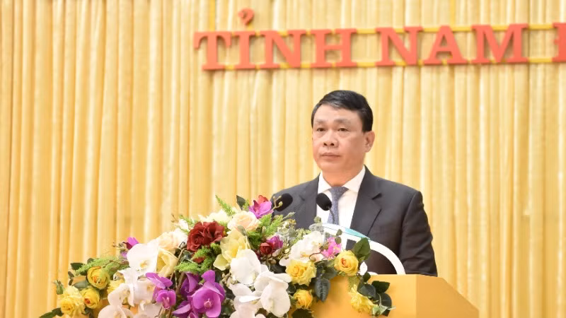 Đồng chí Đặng Khánh Toàn, Bí thư Tỉnh ủy Nam Định phát biểu tại hội nghị. (Ảnh: XUÂN TRƯỜNG)