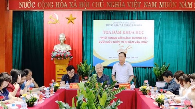 Quang cảnh tọa đàm.