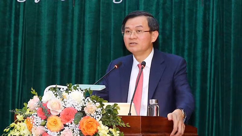 Đồng chí Đoàn Minh Huấn, Ủy viên Trung ương Đảng, Bí thư Tỉnh ủy Ninh Bình phát biểu chỉ đạo hội nghị. (Ảnh: ANH TUẤN) Đồng chí Đoàn Minh Huấn, Ủy viên Trung ương Đảng, Bí thư Tỉnh ủy Ninh Bình phát biểu chỉ đạo hội nghị. (Ảnh: ANH TUẤN)