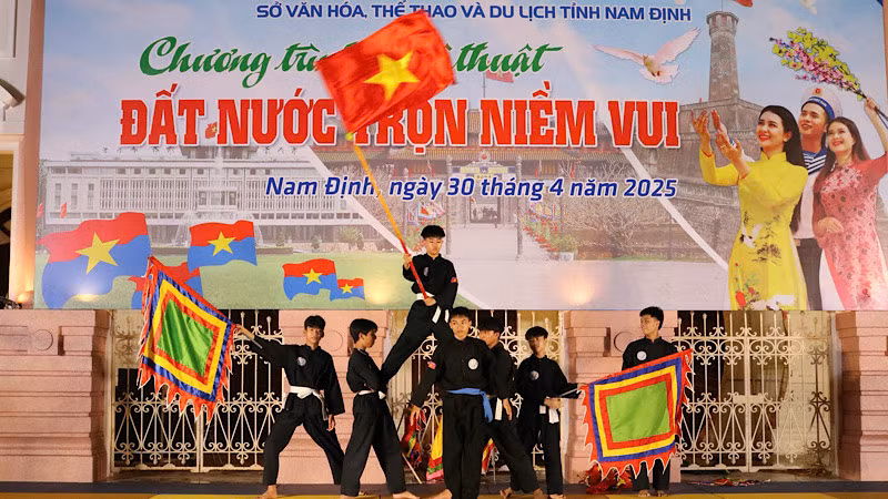 Một tiết mục võ thuật được biểu diễn trong Chương trình.