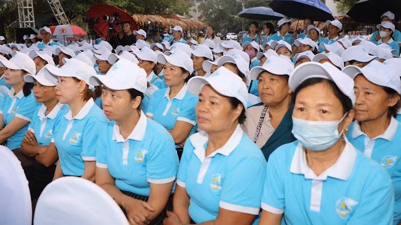 Đông đảo hội viên, phụ nữ tham gia Chương trình. (Ảnh: ĐỨC LAM) Đông đảo hội viên, phụ nữ tham gia Chương trình. (Ảnh: ĐỨC LAM)